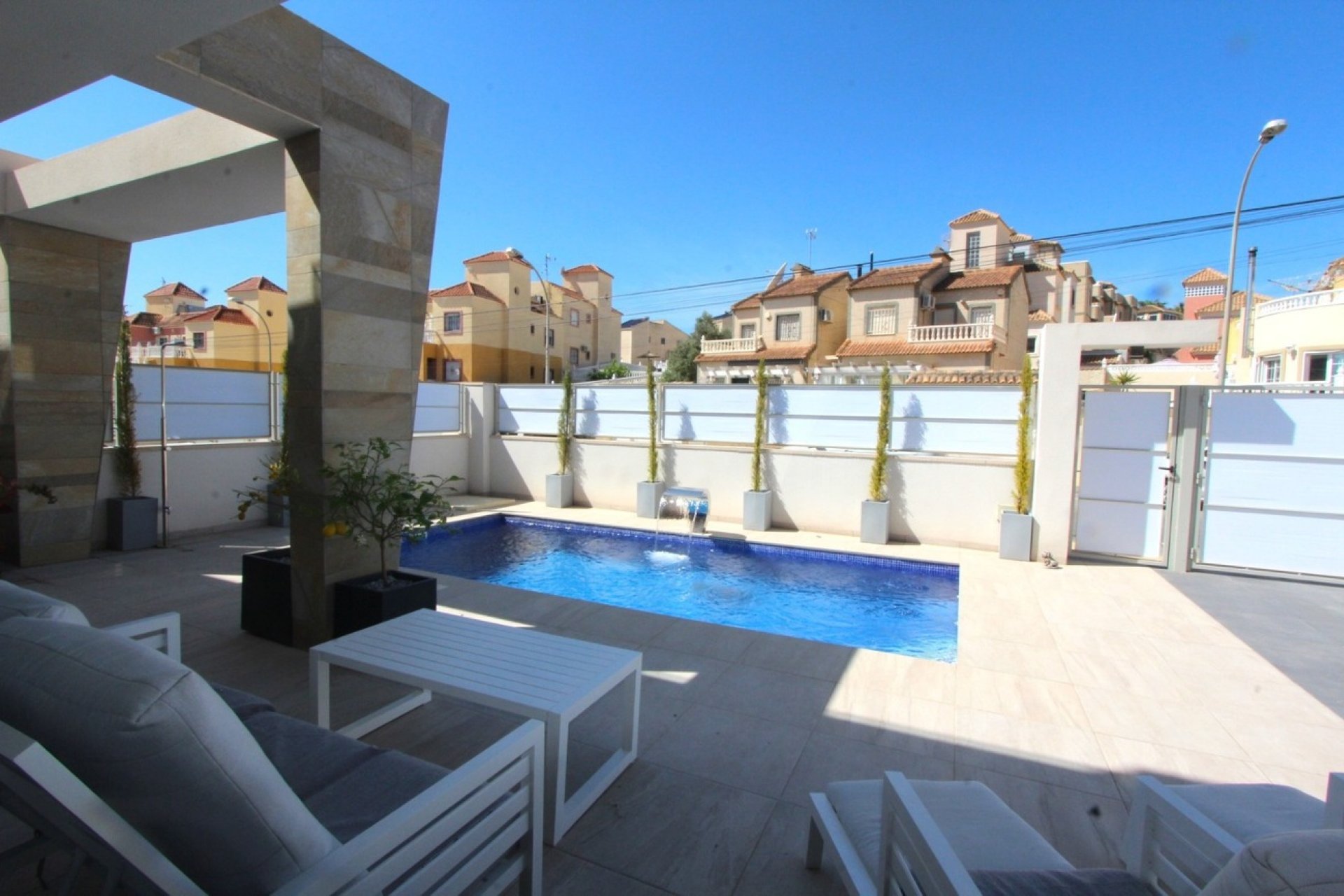 Resale - Villa -
Villamartin - El Galan