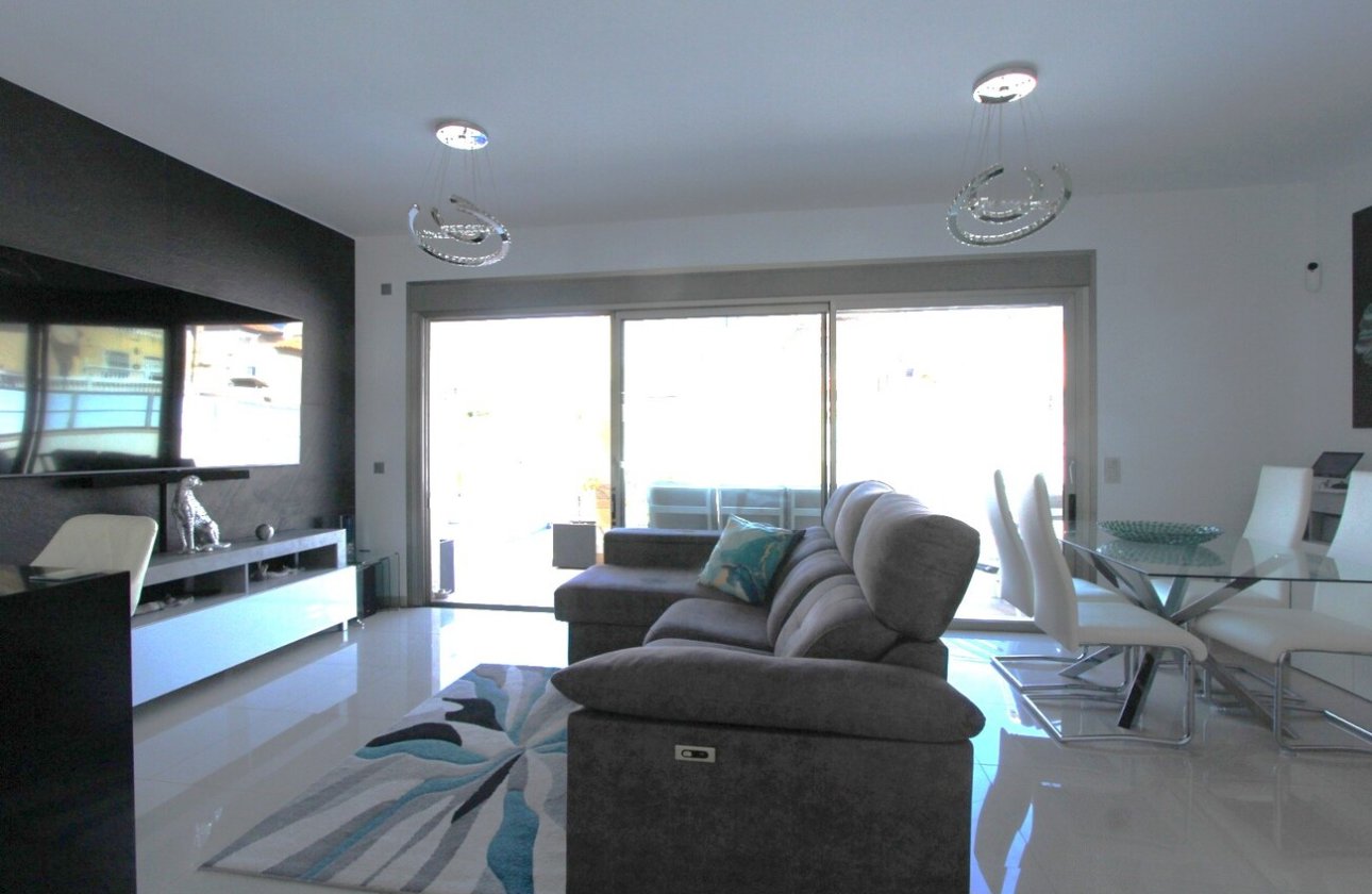 Resale - Villa -
Villamartin - El Galan