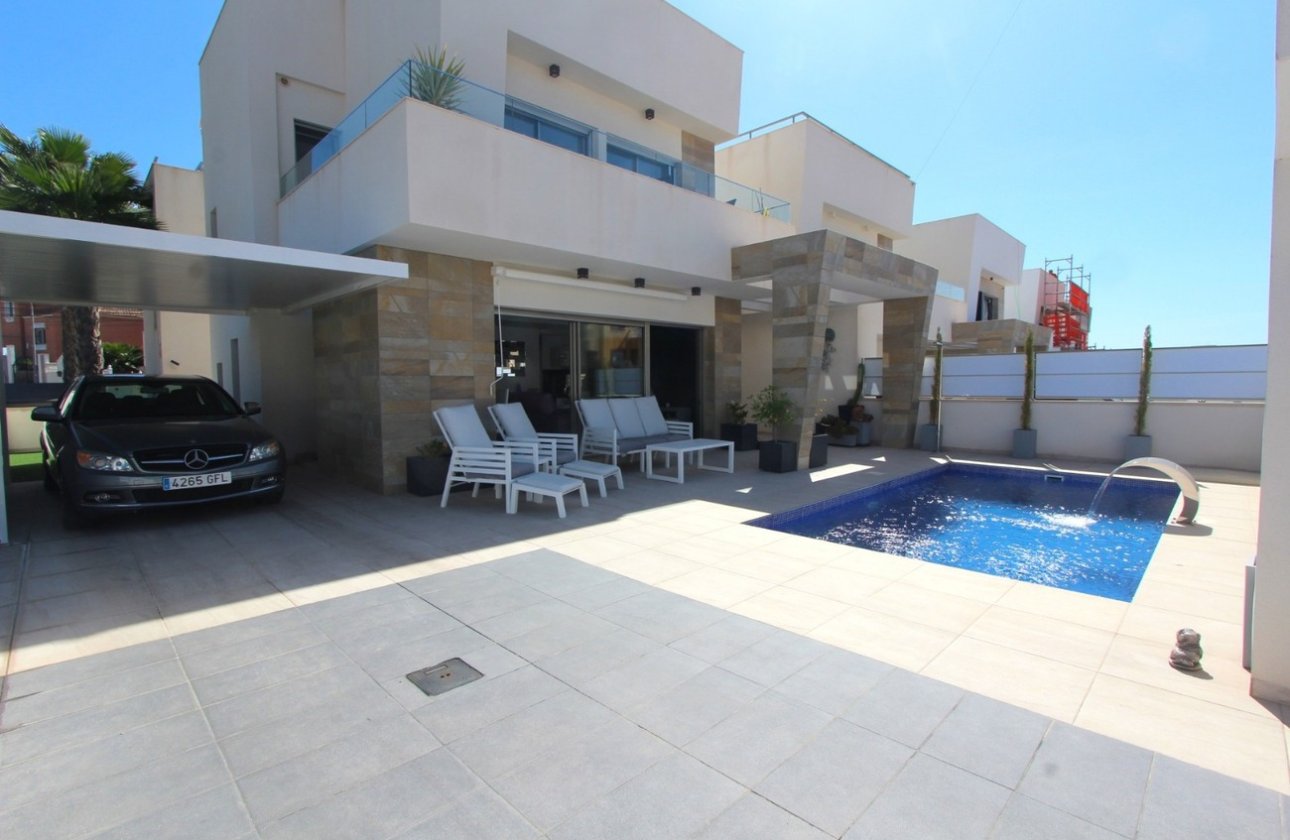 Resale - Villa -
Villamartin - El Galan