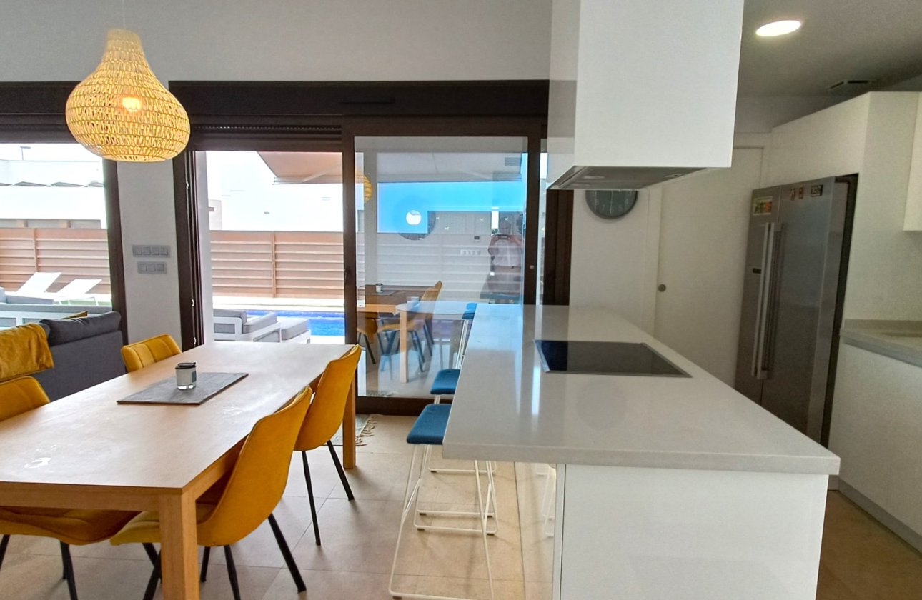 Resale - Villa -
Vistabella Golf Entre Naranjos - Inland