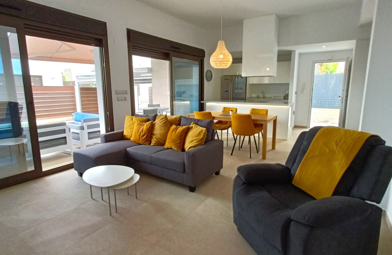 Resale - Villa -
Vistabella Golf Entre Naranjos - Inland