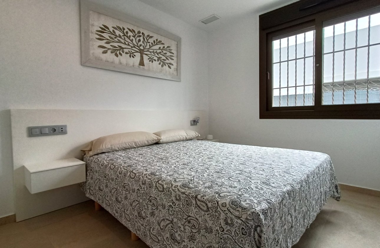 Resale - Villa -
Vistabella Golf Entre Naranjos - Inland