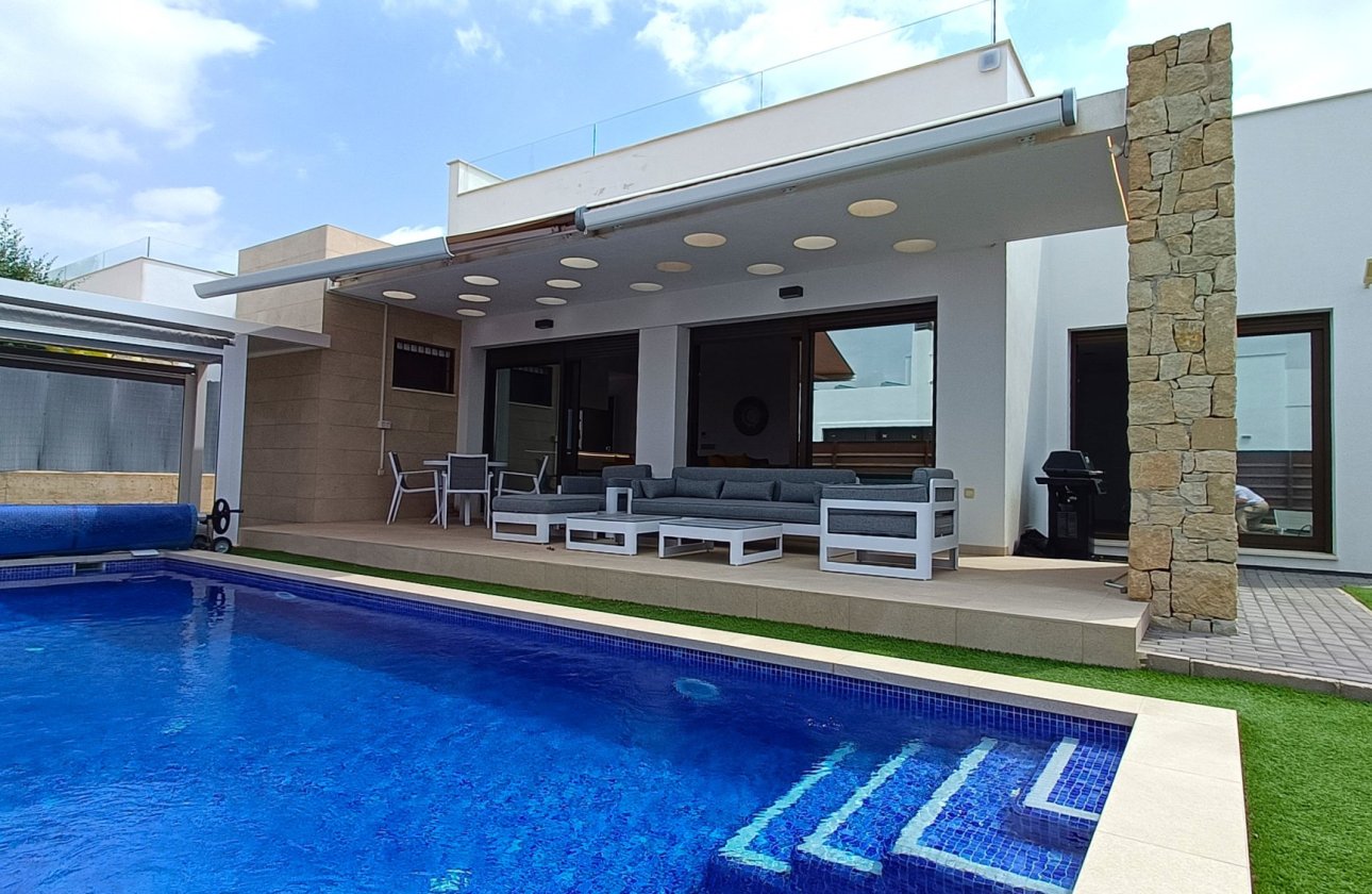 Resale - Villa -
Vistabella Golf Entre Naranjos - Inland