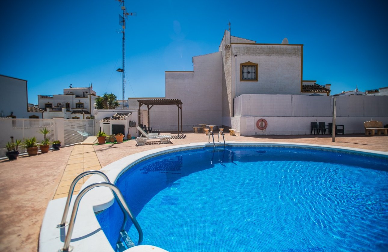 Resale - Villa -
Vistabella Golf Entre Naranjos - Inland