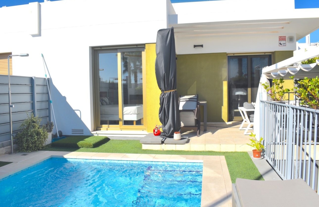 Resale - Villa -
Vistabella Golf Entre Naranjos - Inland