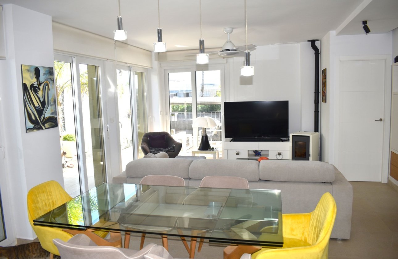 Resale - Villa -
Vistabella Golf Entre Naranjos - Inland