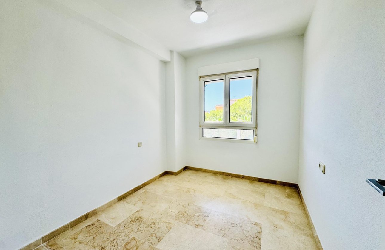 Revente - Appartement -
Orihuela Costa - Altos De Campoamor