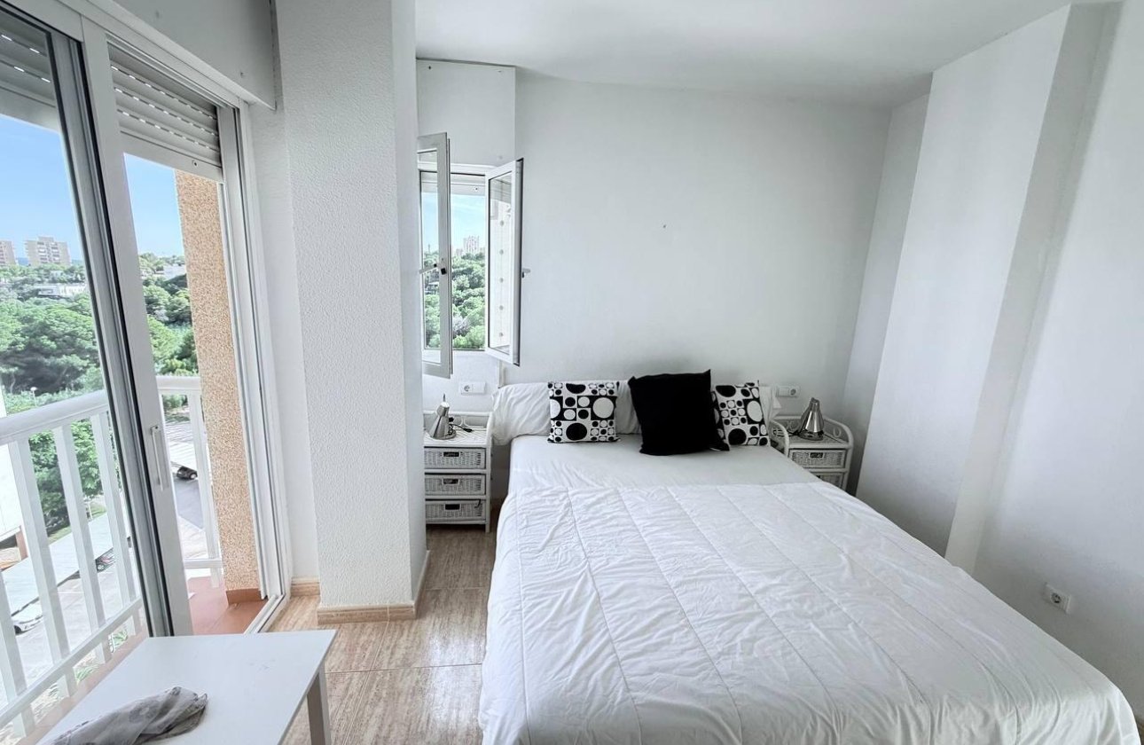 Revente - Appartement -
Orihuela Costa - Campoamor