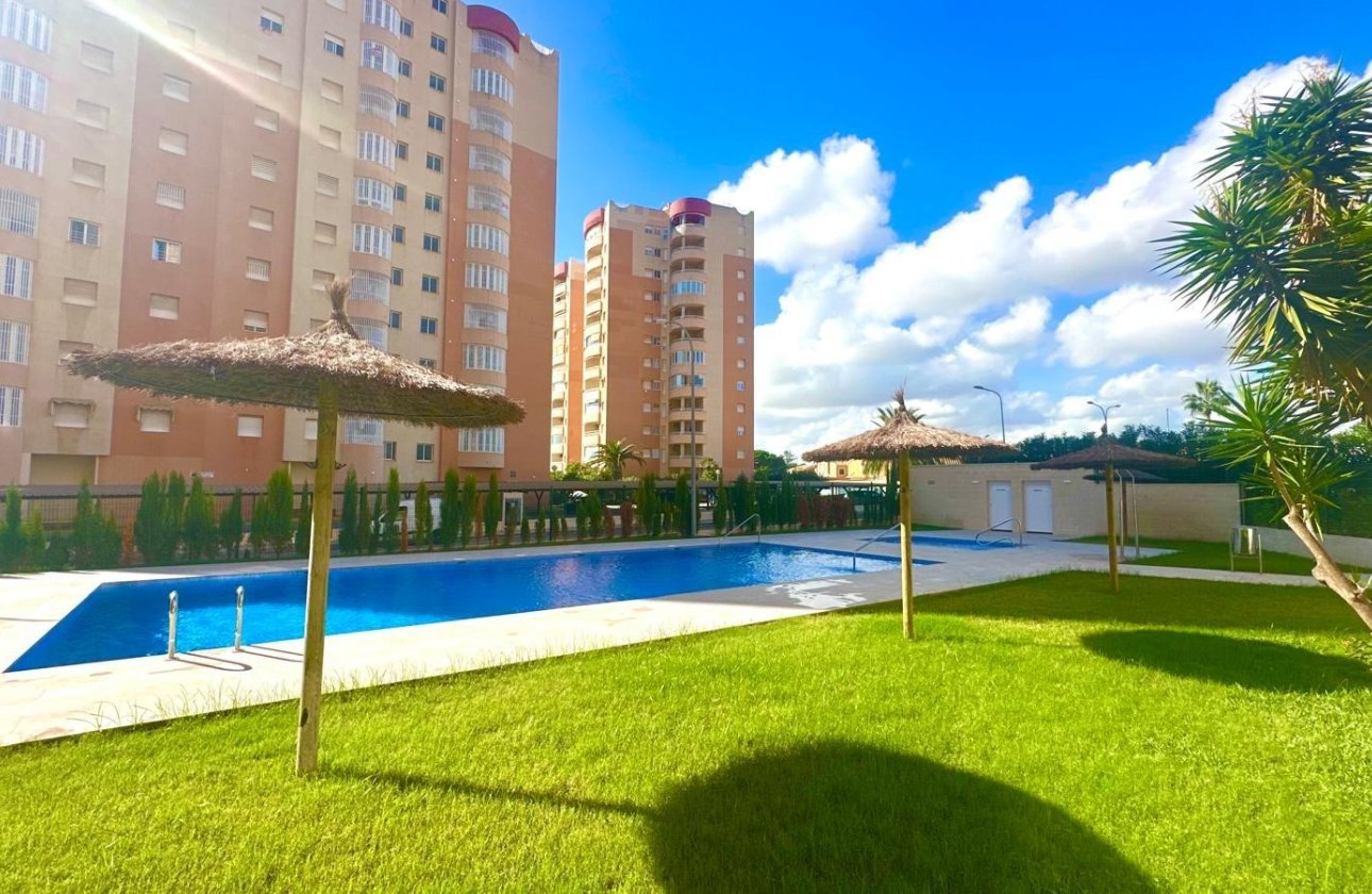 Revente - Appartement -
Orihuela Costa - Campoamor