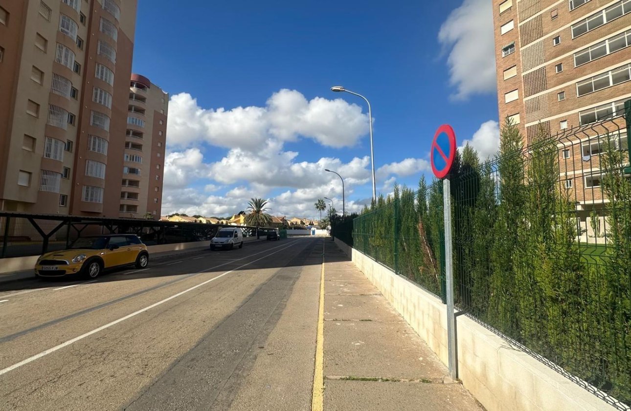 Revente - Appartement -
Orihuela Costa - Campoamor