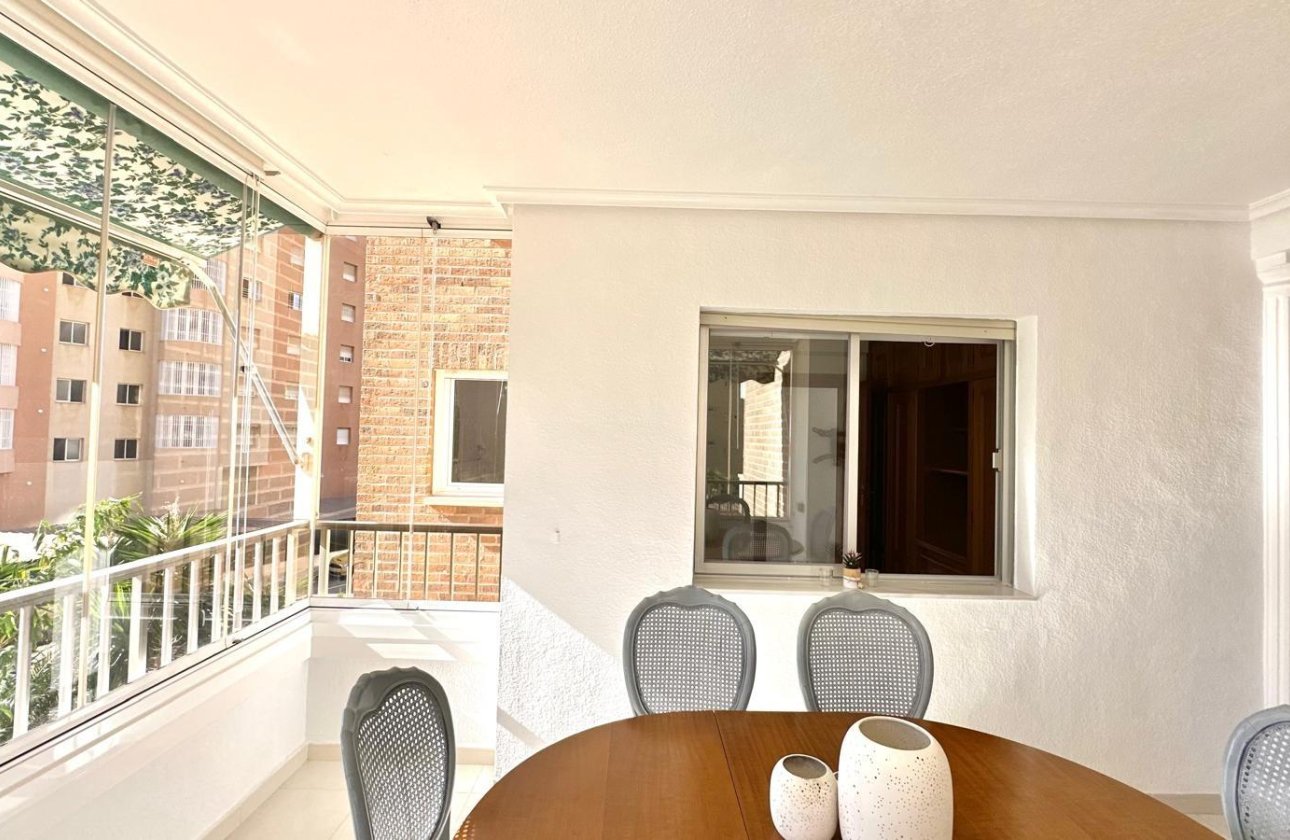 Revente - Appartement -
Orihuela Costa - Campoamor