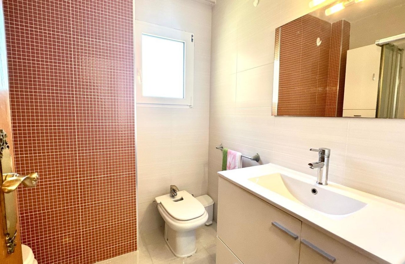 Revente - Appartement -
Orihuela Costa - Campoamor