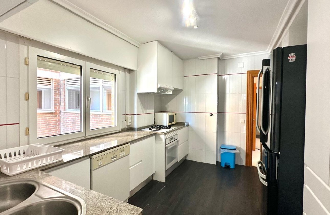 Revente - Appartement -
Orihuela Costa - Campoamor