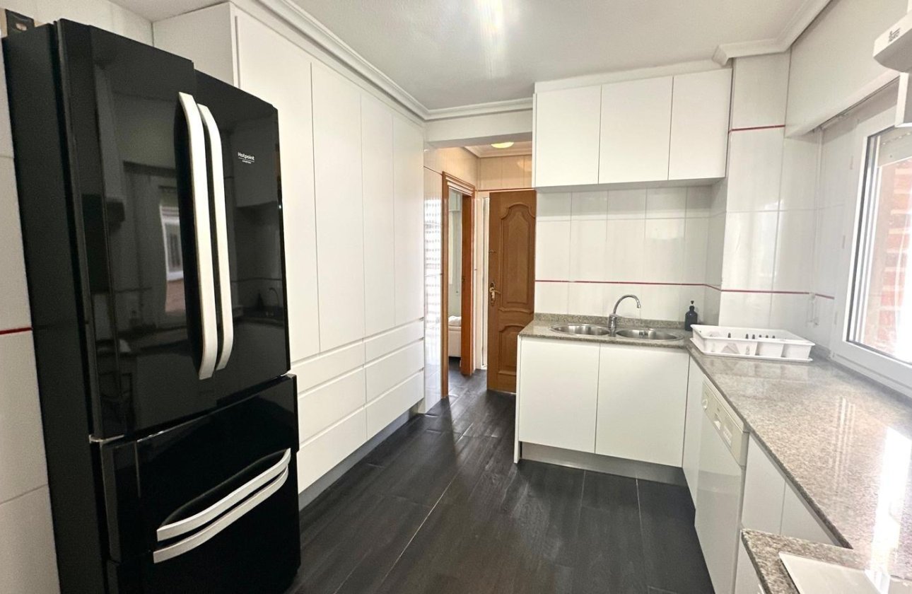 Revente - Appartement -
Orihuela Costa - Campoamor