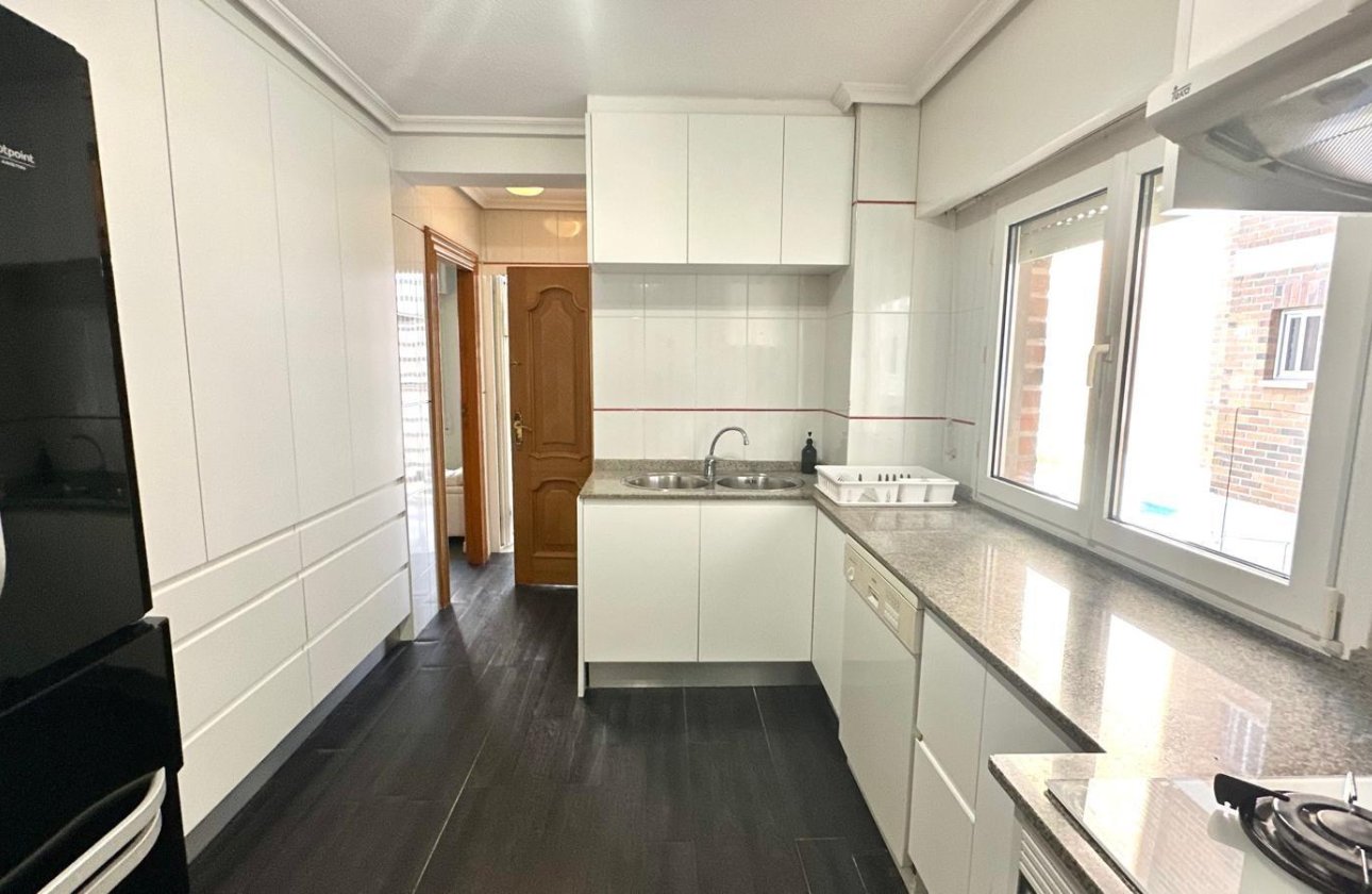 Revente - Appartement -
Orihuela Costa - Campoamor