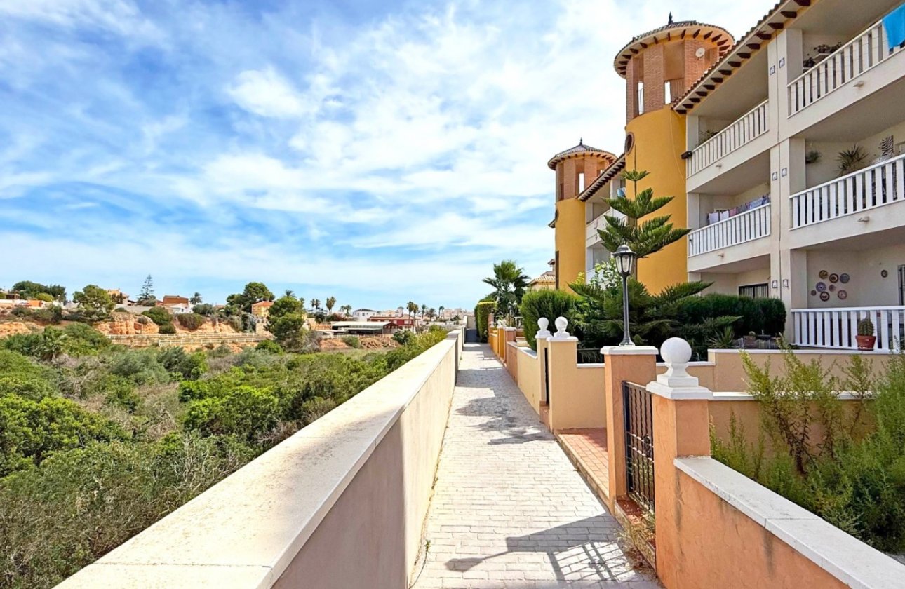 Revente - Appartement -
Orihuela Costa - Costa Blanca