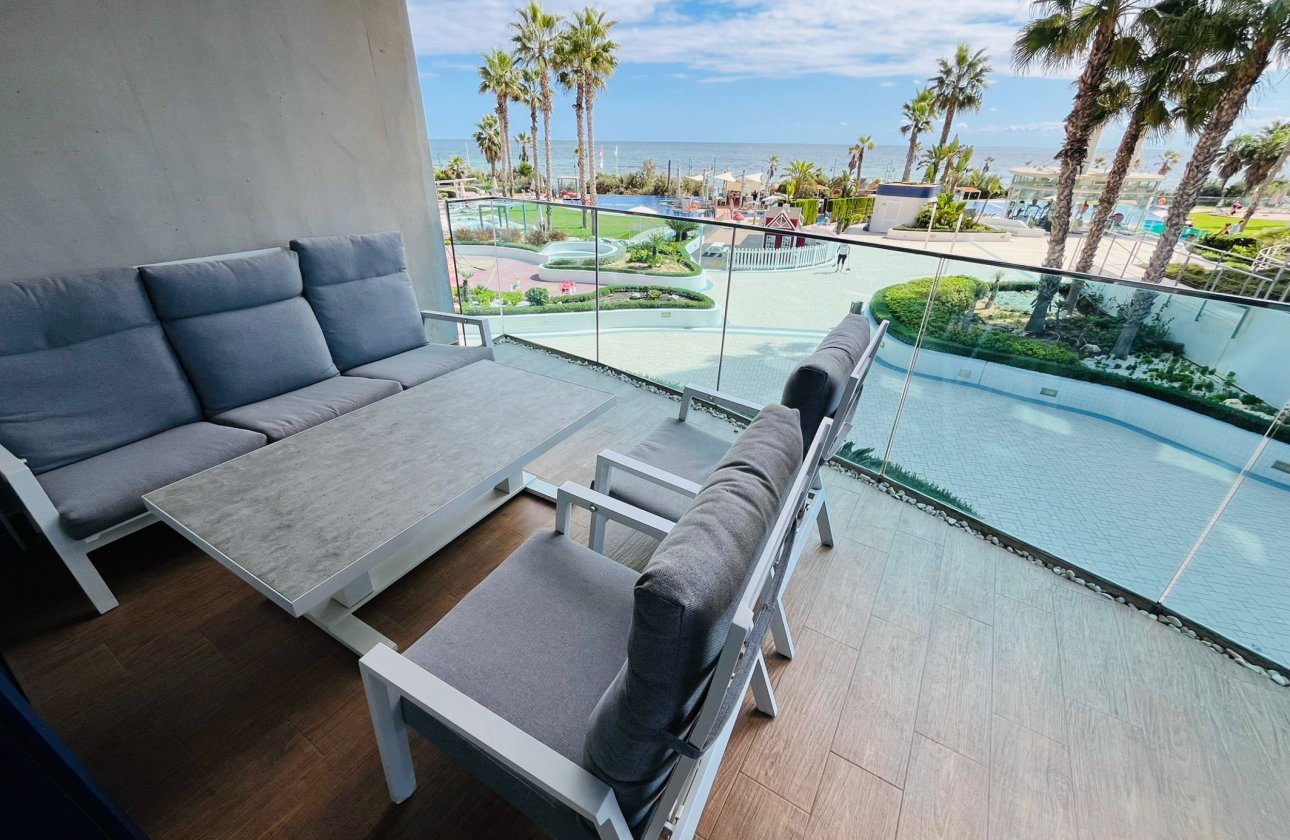 Revente - Appartement -
Punta Prima - Costa Blanca