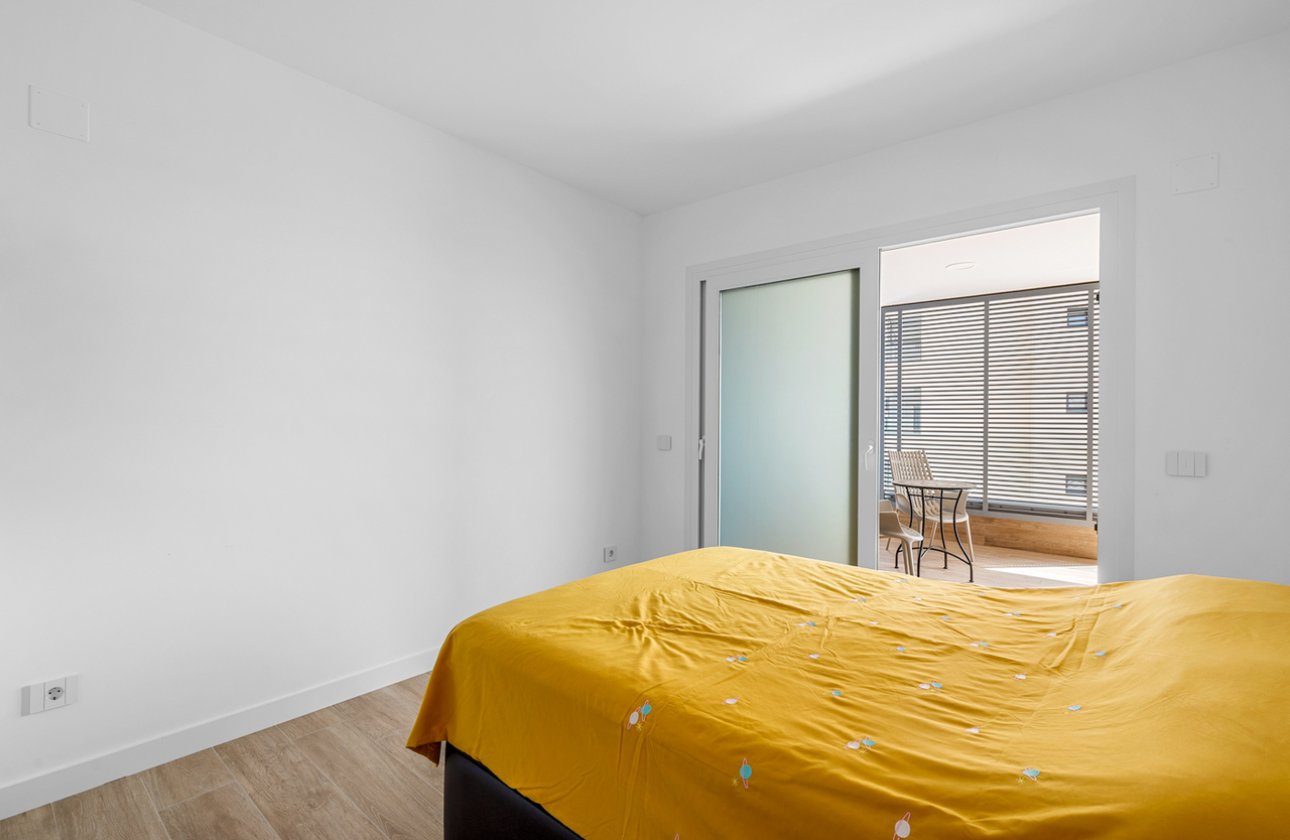 Revente - Appartement -
Punta Prima - Costa Blanca