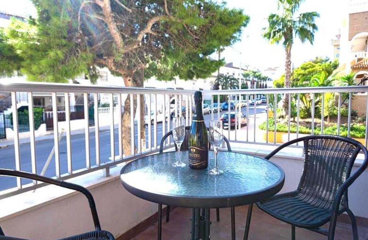 Revente - Appartement -
Punta Prima - Costa Blanca