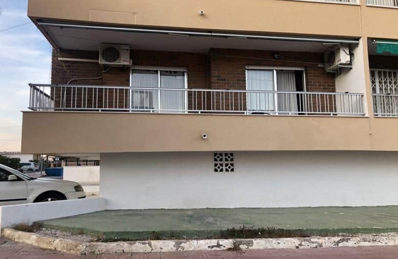 Revente - Appartement -
Punta Prima - Costa Blanca
