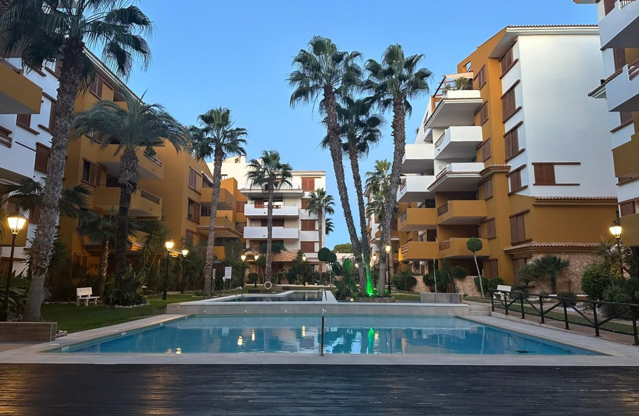 Revente - Appartement -
Punta Prima - Costa Blanca
