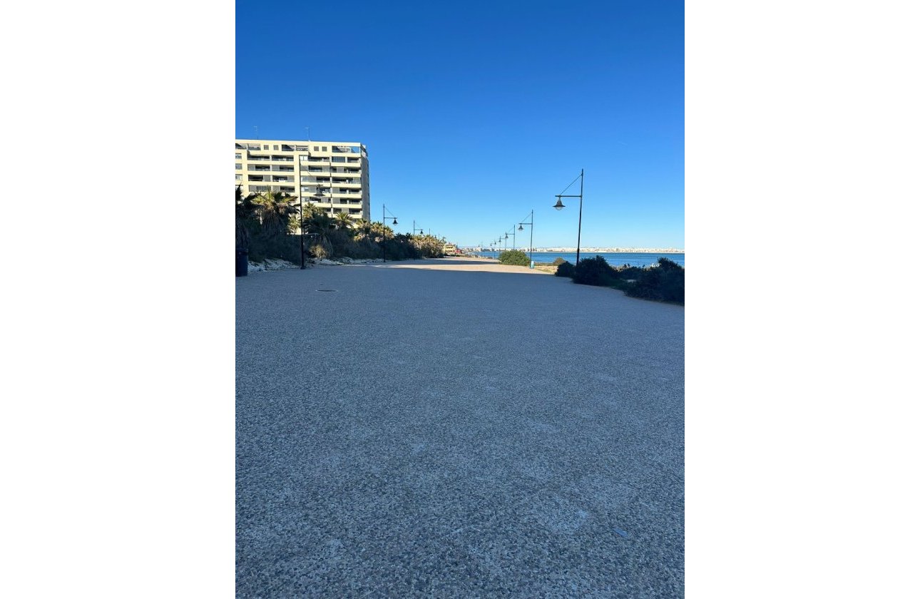 Revente - Appartement -
Punta Prima - Costa Blanca