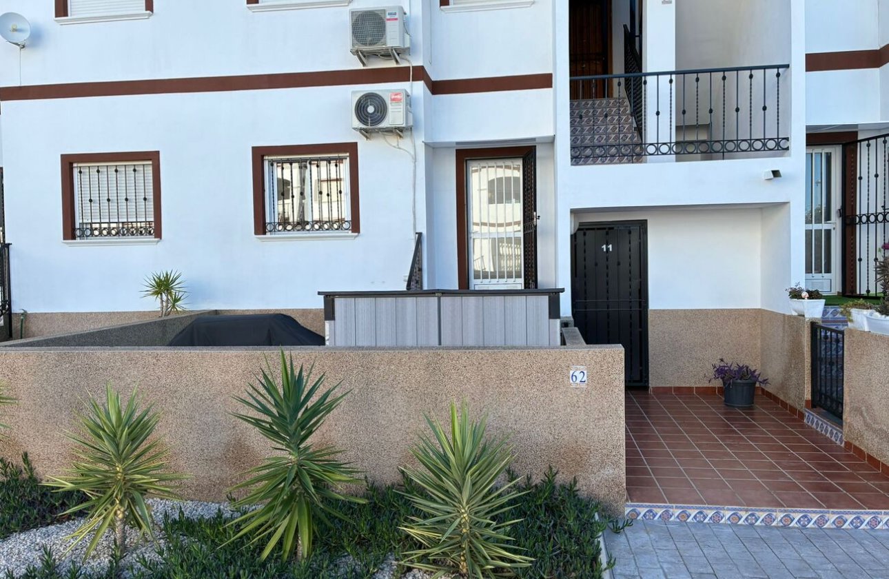 Revente - Appartement -
Punta Prima - Costa Blanca