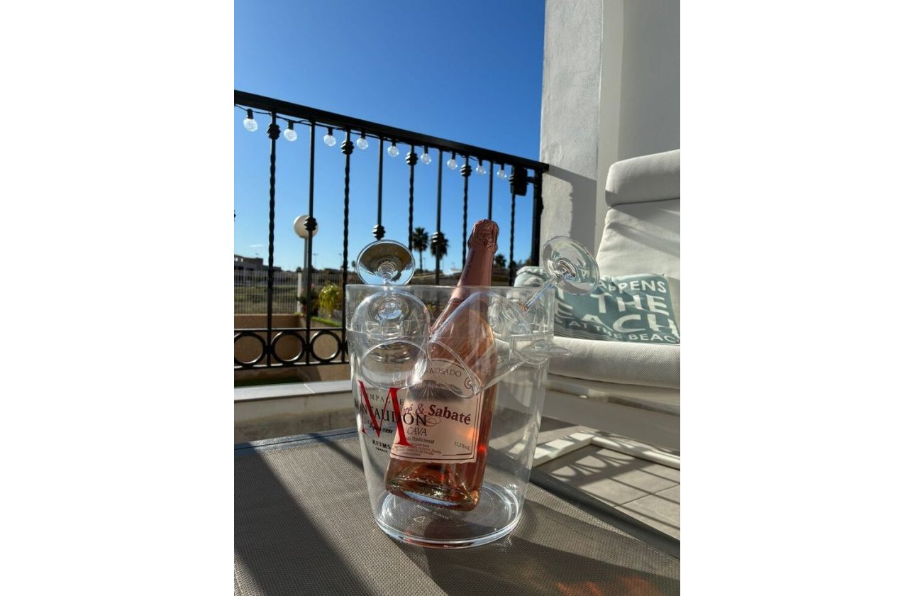 Revente - Appartement -
Punta Prima - Costa Blanca