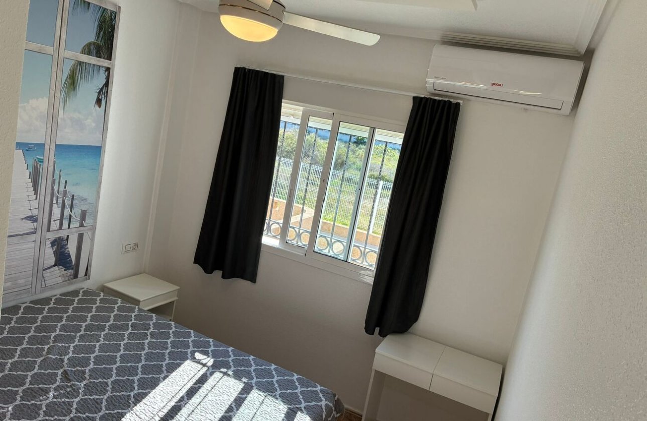 Revente - Appartement -
Punta Prima - Costa Blanca