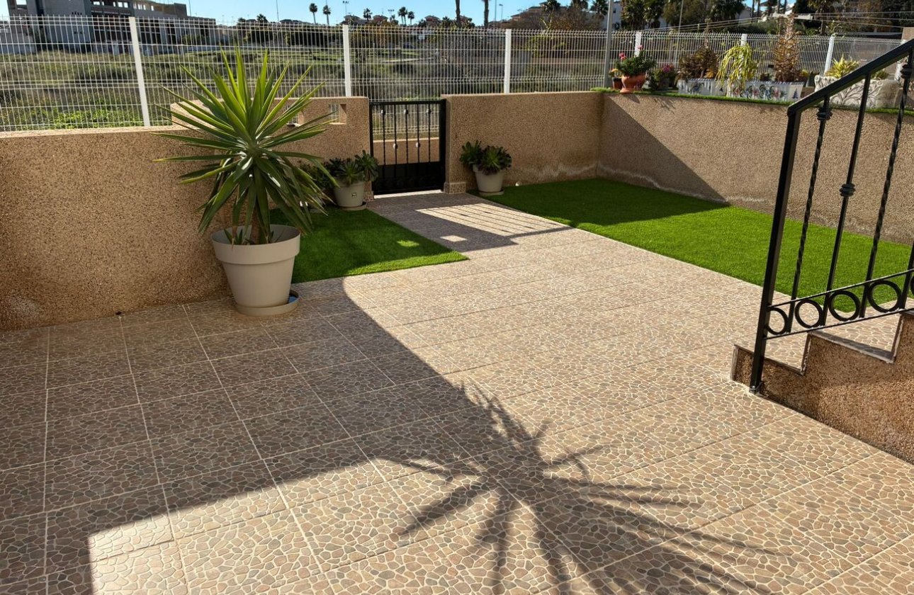 Revente - Appartement -
Punta Prima - Costa Blanca