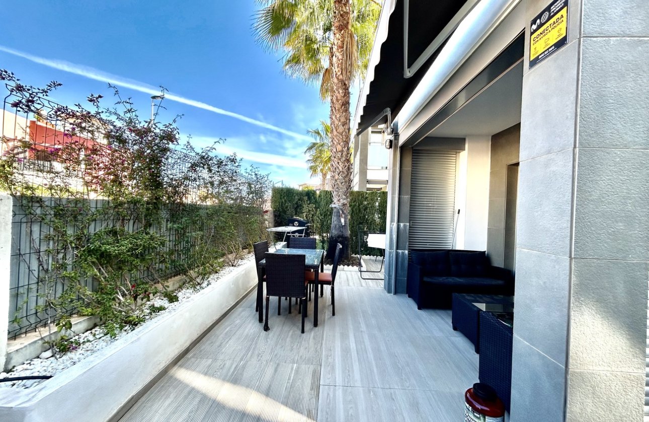 Revente - Appartement -
Punta Prima - Costa Blanca