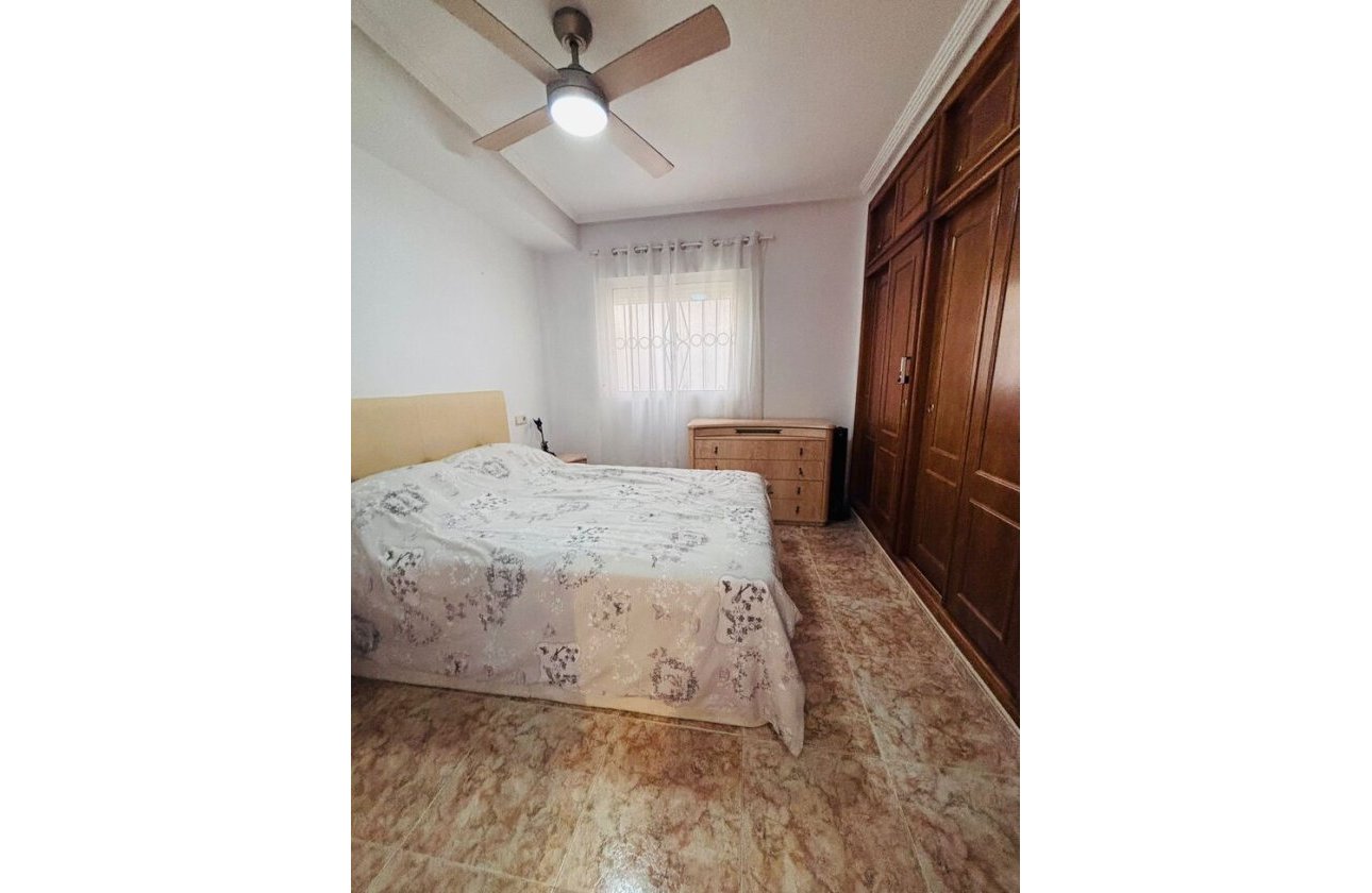 Revente - Appartement -
Punta Prima - Costa Blanca