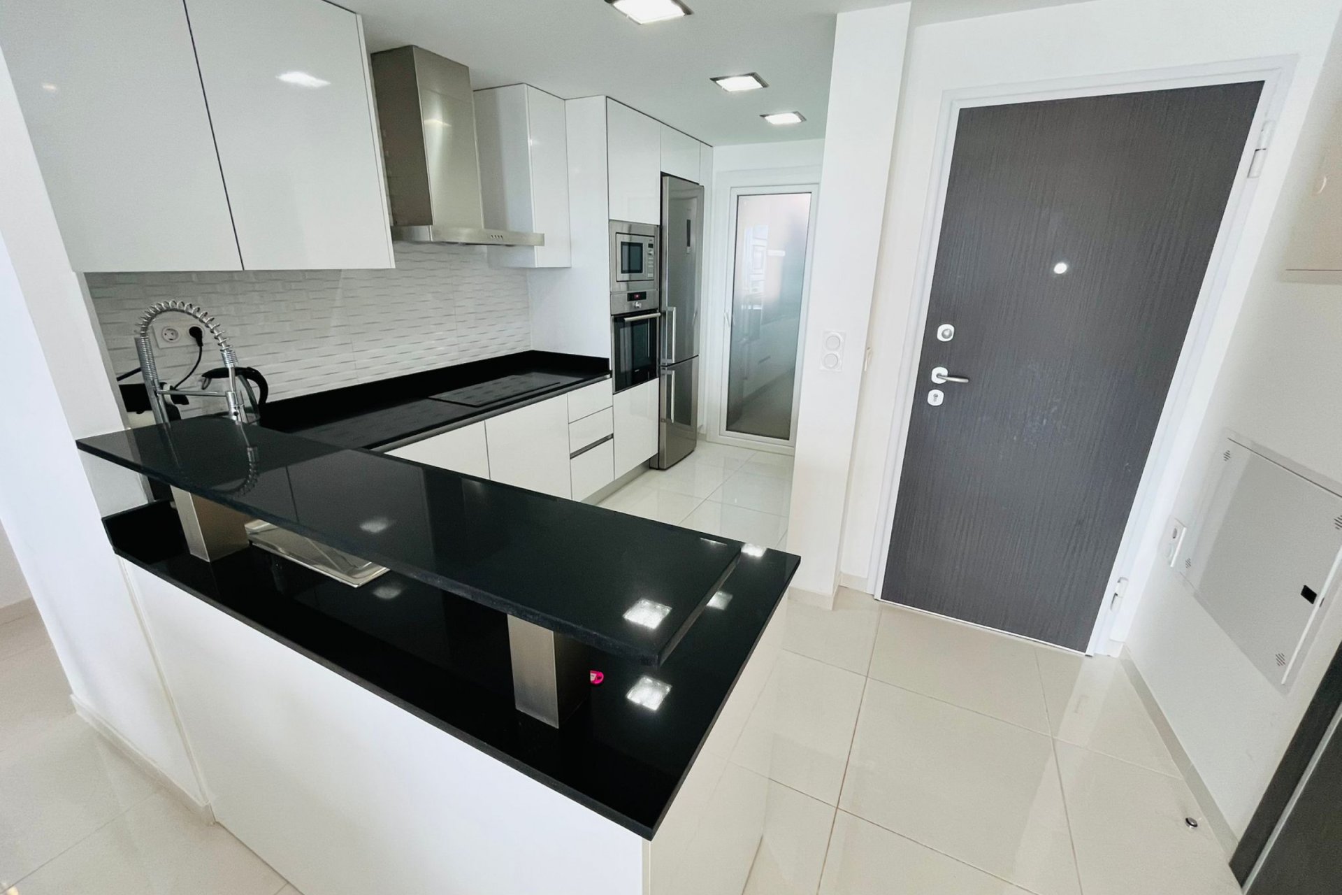 Revente - Appartement -
Punta Prima - Costa Blanca