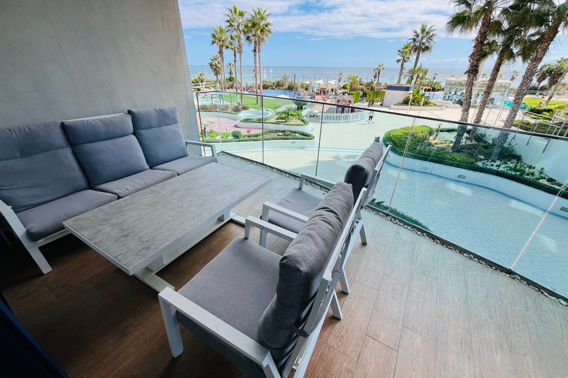 Revente - Appartement -
Punta Prima - Costa Blanca