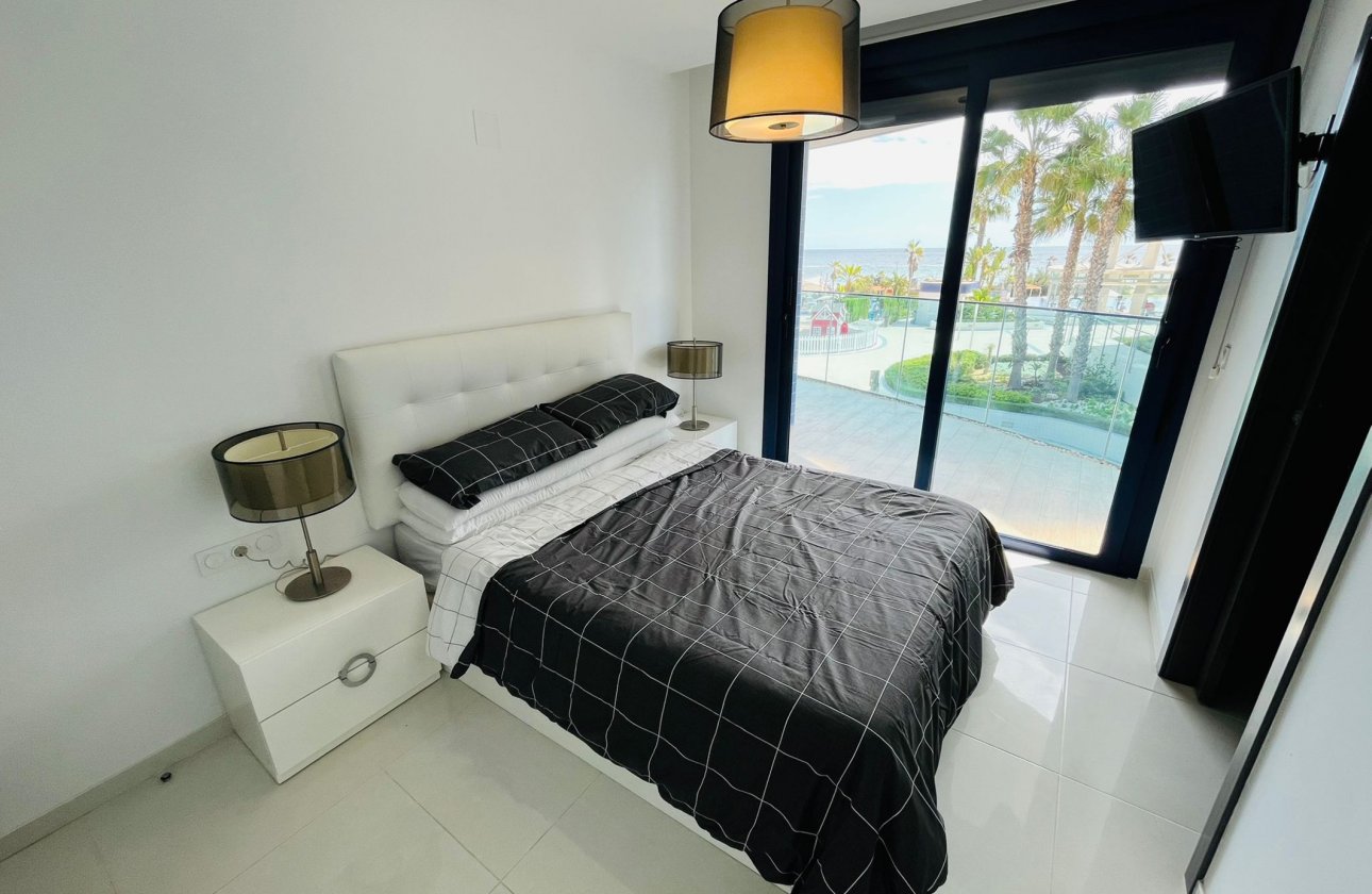 Revente - Appartement -
Punta Prima - Costa Blanca