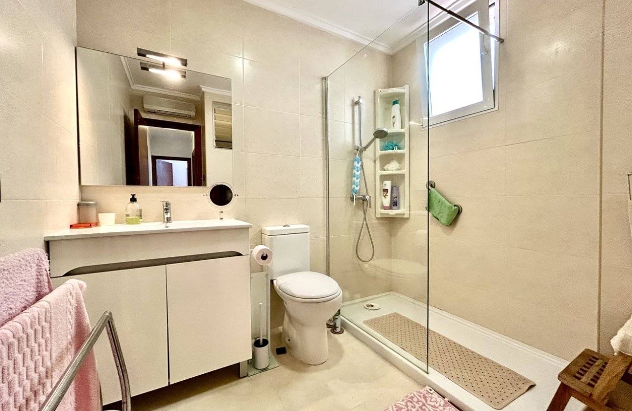 Revente - Appartement -
Punta Prima - Costa Blanca