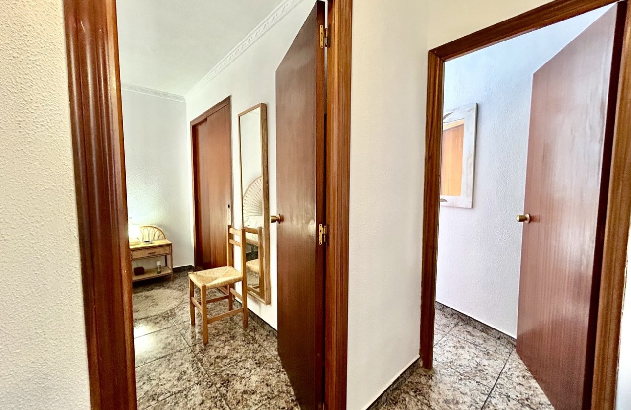 Revente - Appartement -
Punta Prima - Costa Blanca