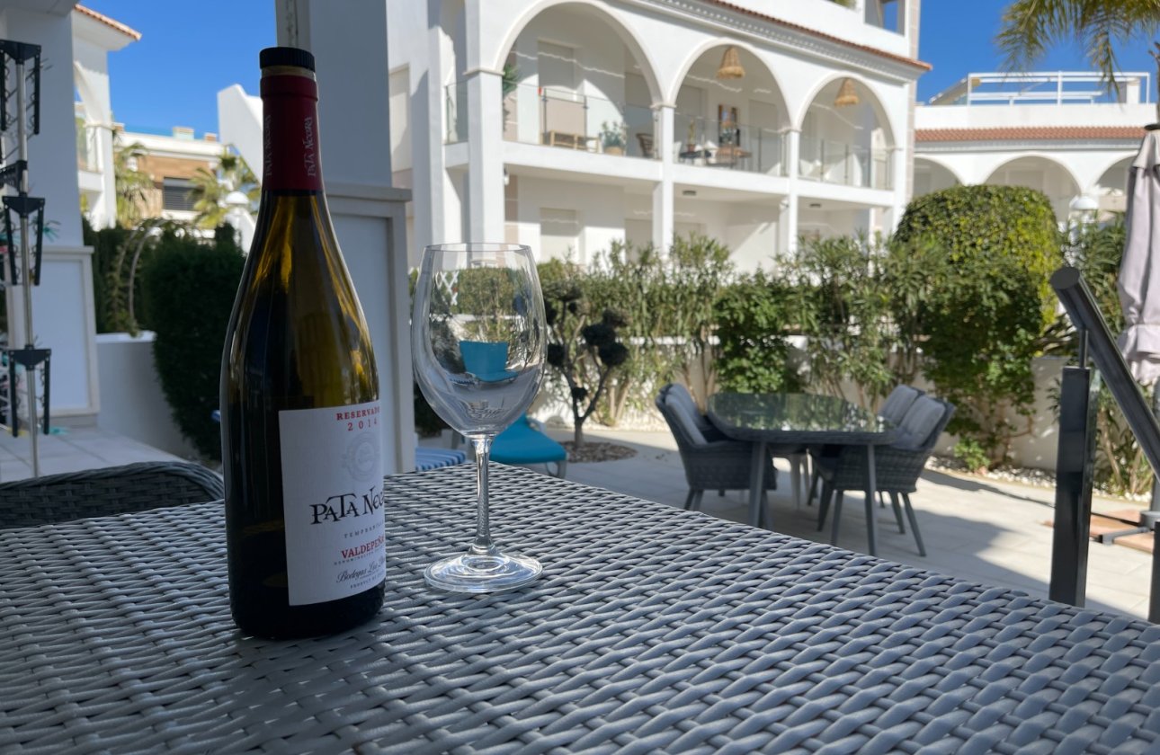 Revente - Appartement -
Rojales - Inland