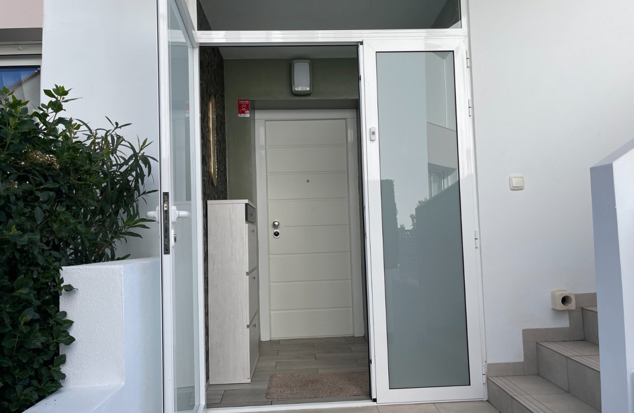 Revente - Appartement -
Rojales - Inland