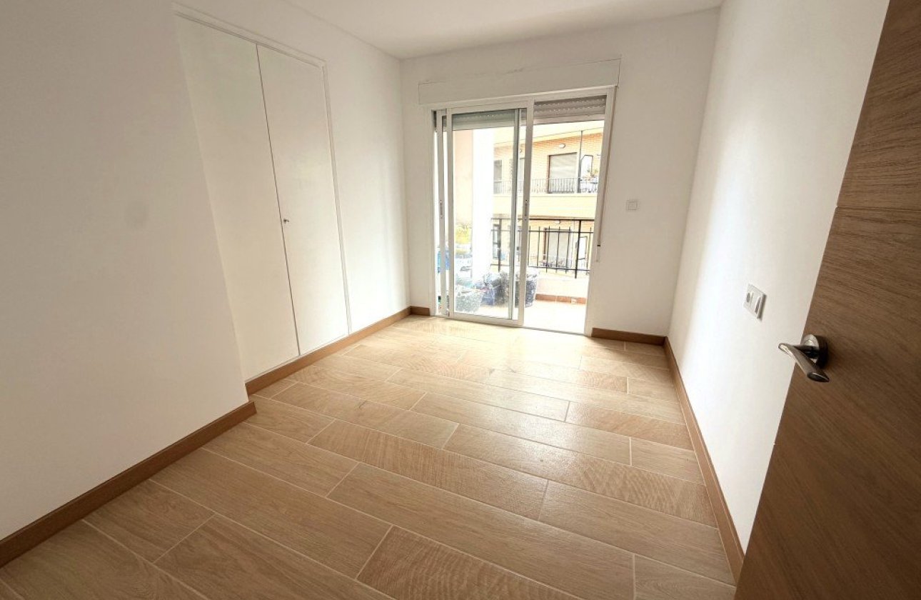Revente - Appartement -
Rojales - Inland