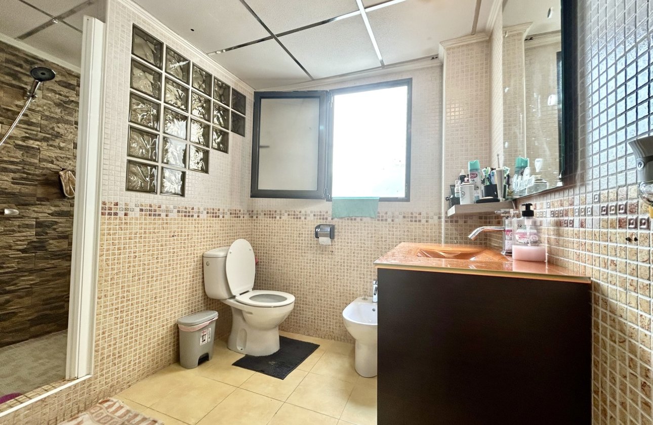 Revente - Appartement -
Rojales - Inland