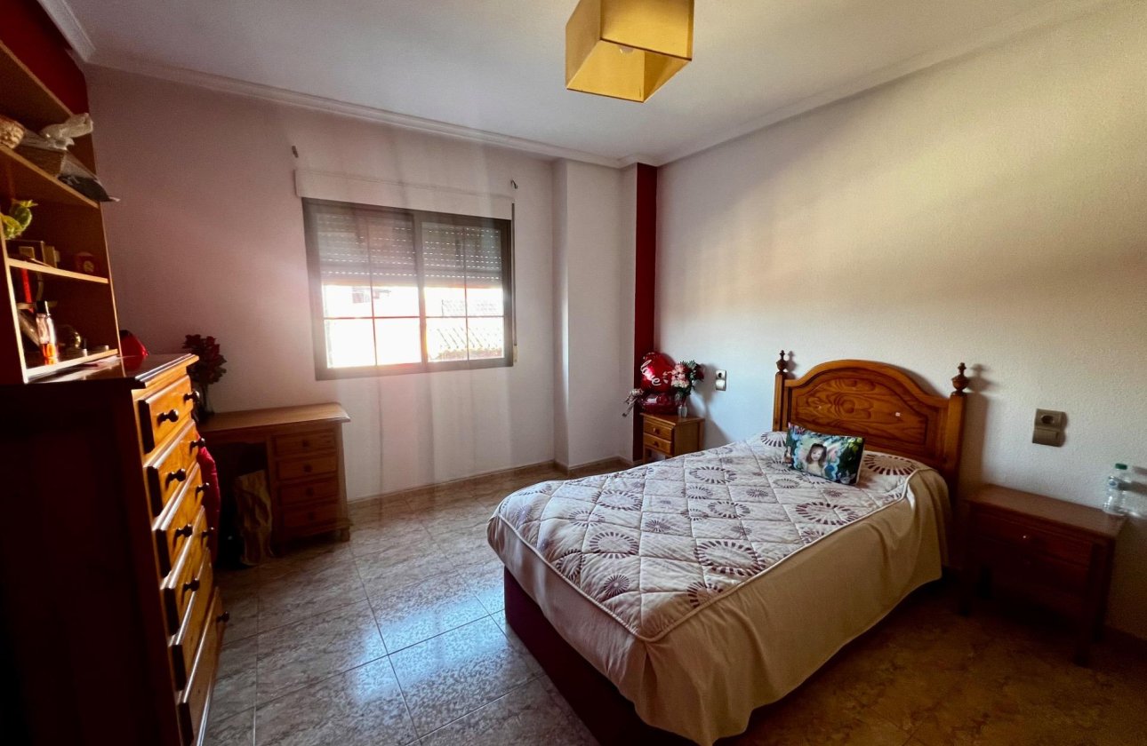 Revente - Appartement -
Rojales