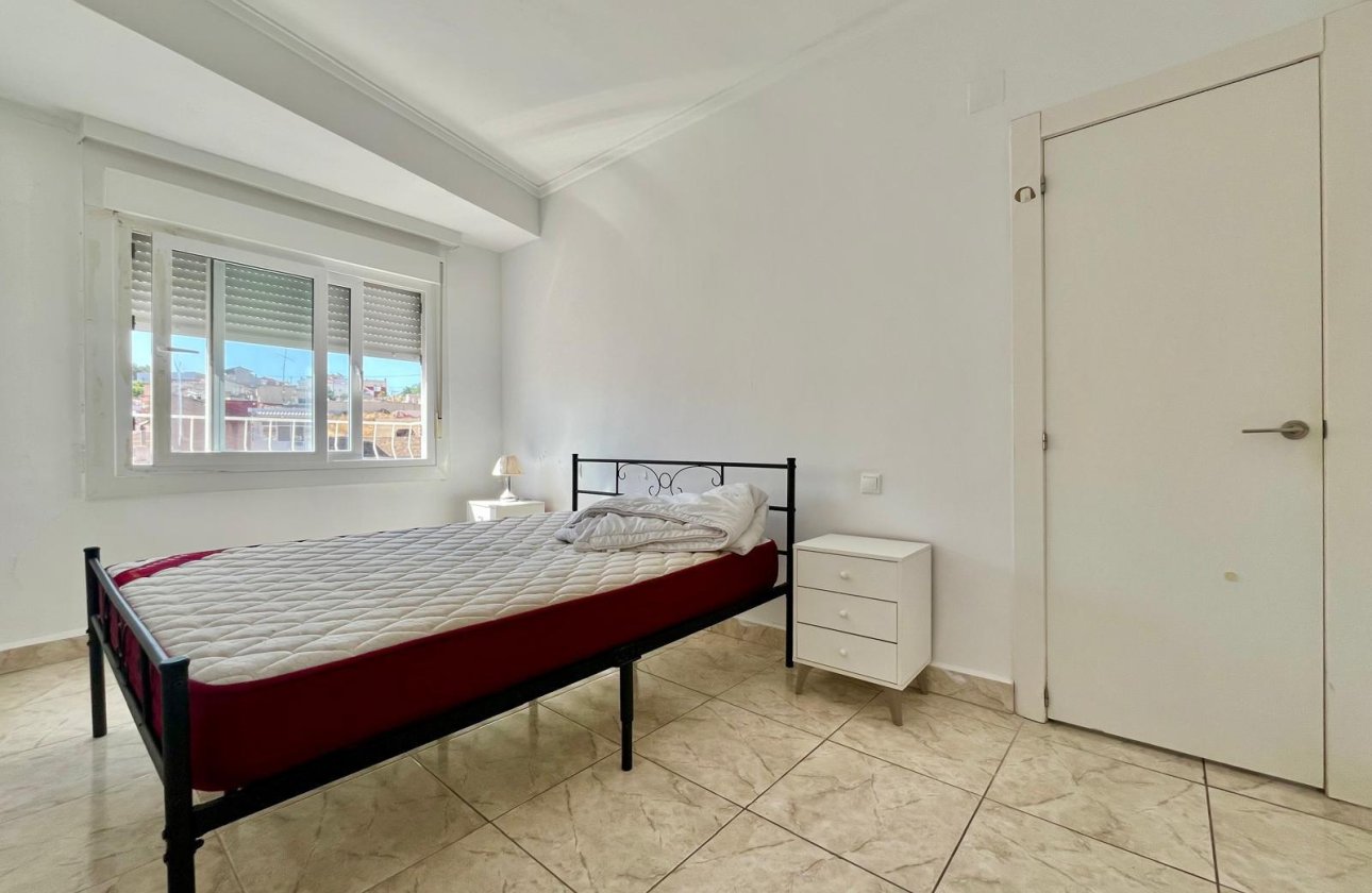 Revente - Appartement -
Rojales