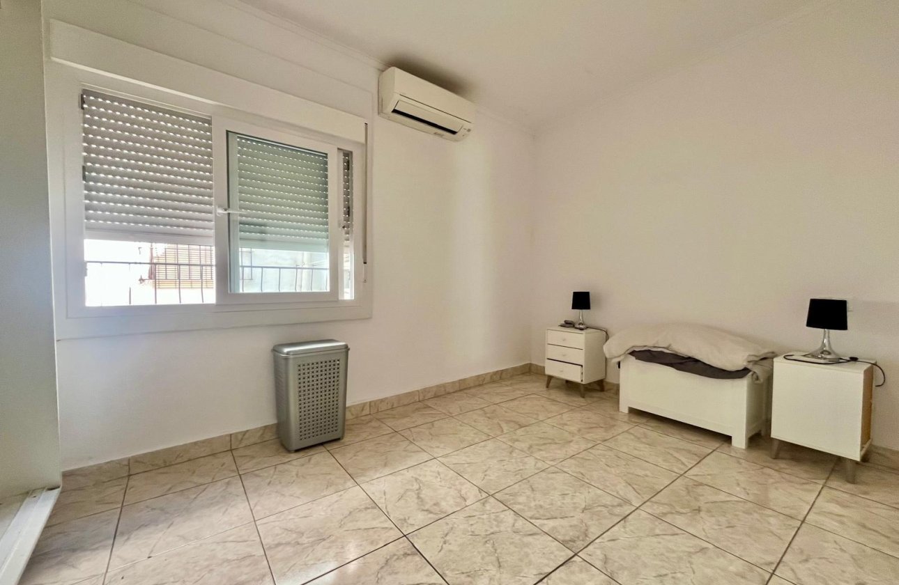 Revente - Appartement -
Rojales