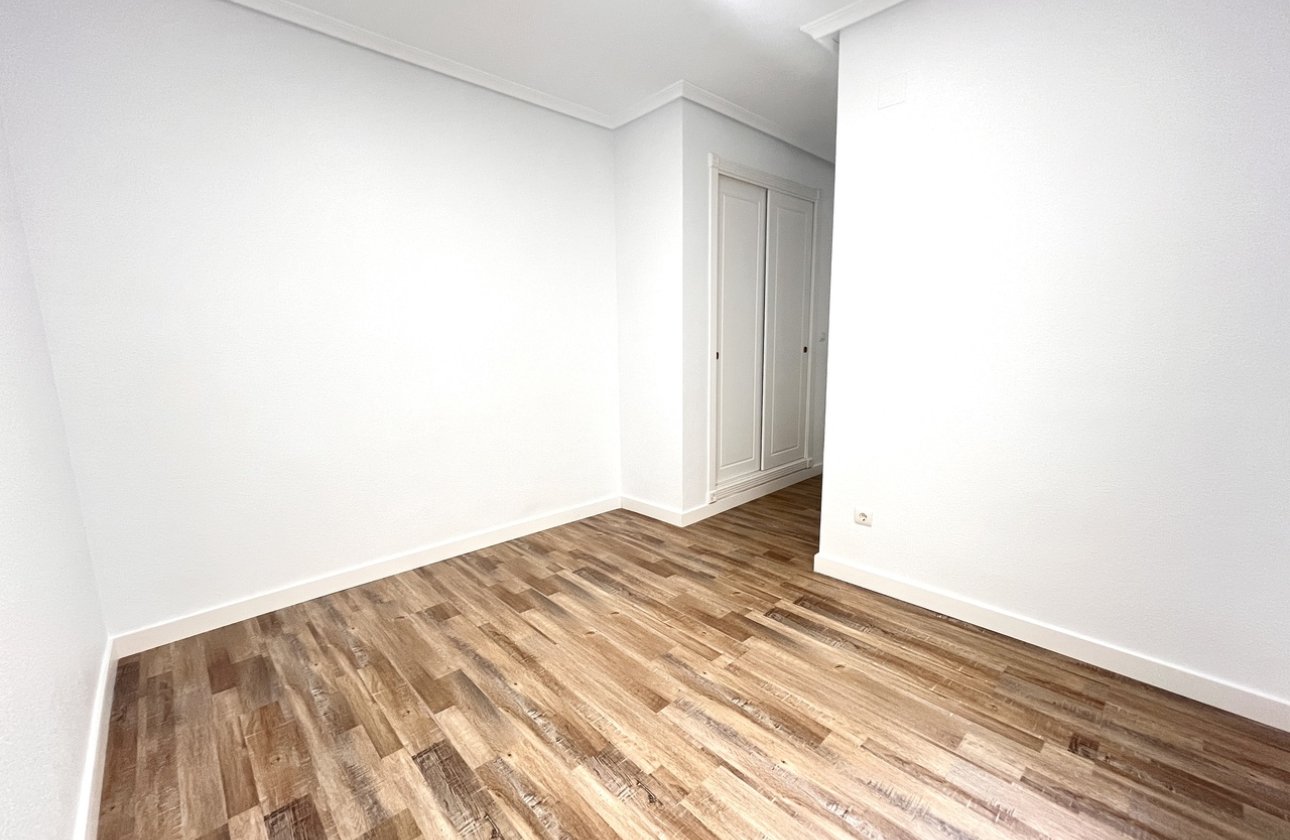 Revente - Appartement -
San Miguel de Salinas - Inland