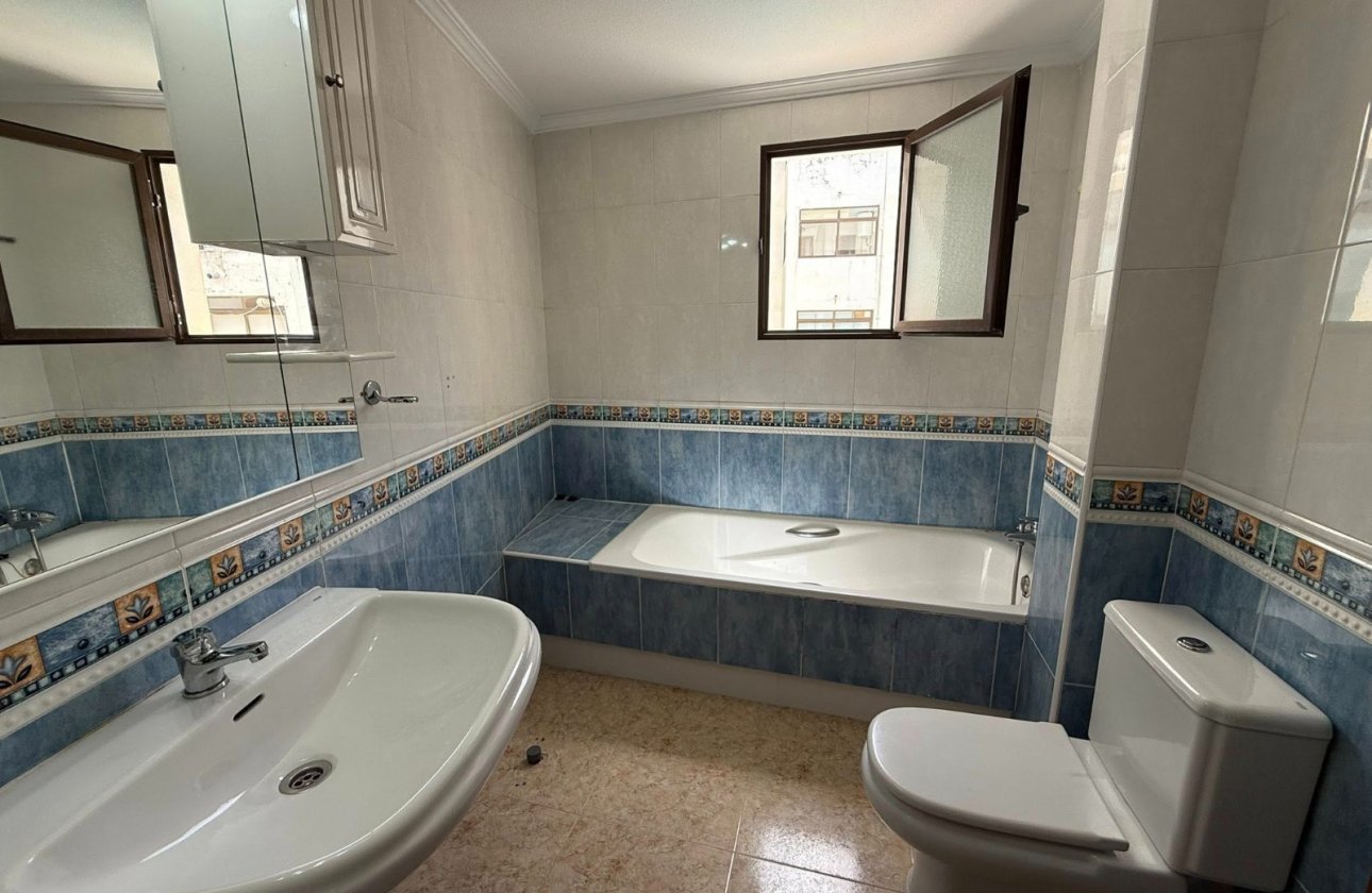 Revente - Appartement -
San Miguel de Salinas - Inland