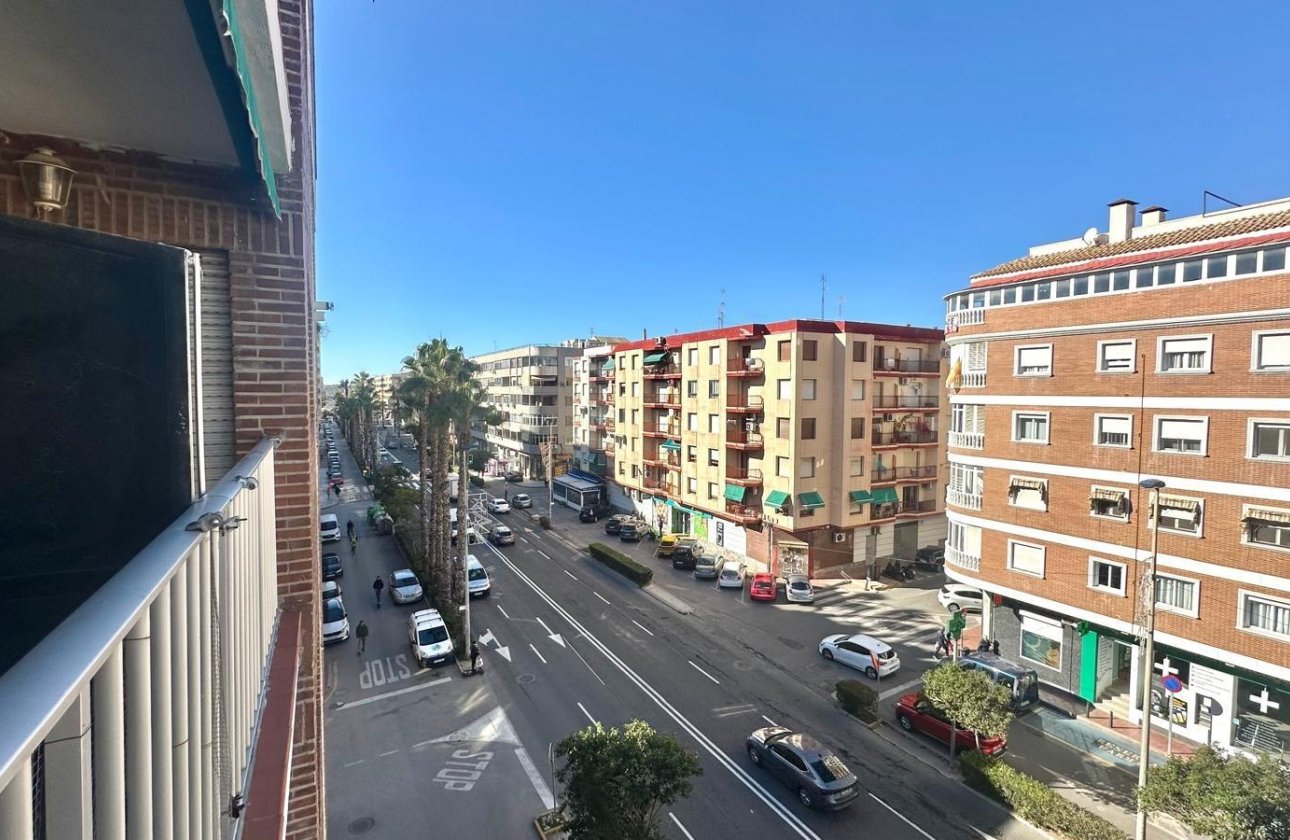 Revente - Appartement -
Torrevieja - Acequion