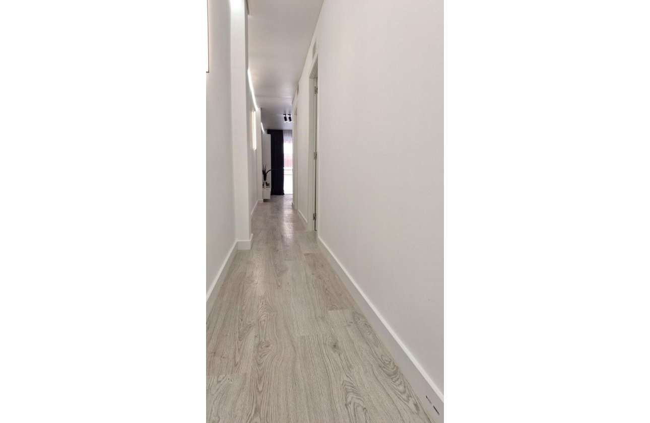 Revente - Appartement -
Torrevieja - Acequion