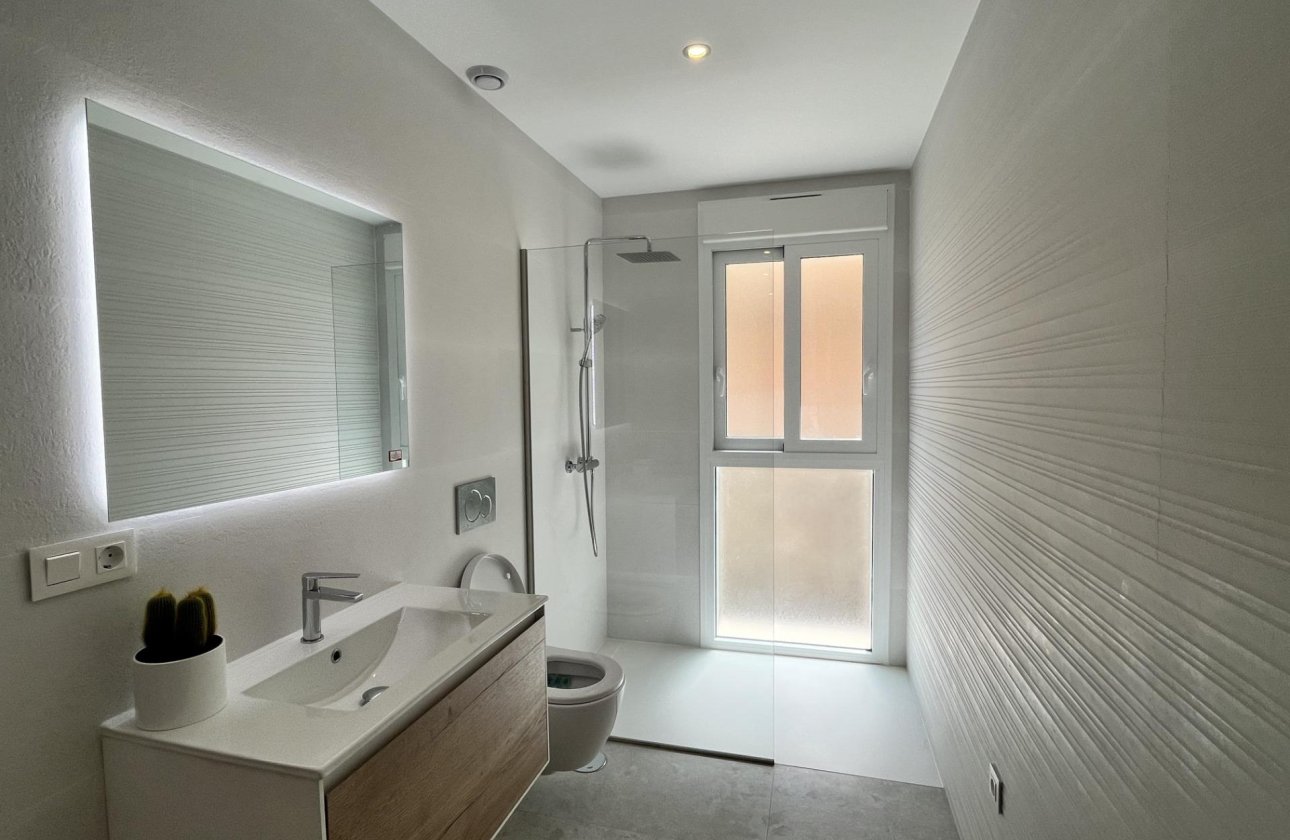 Revente - Appartement -
Torrevieja - Aguas Nuevas