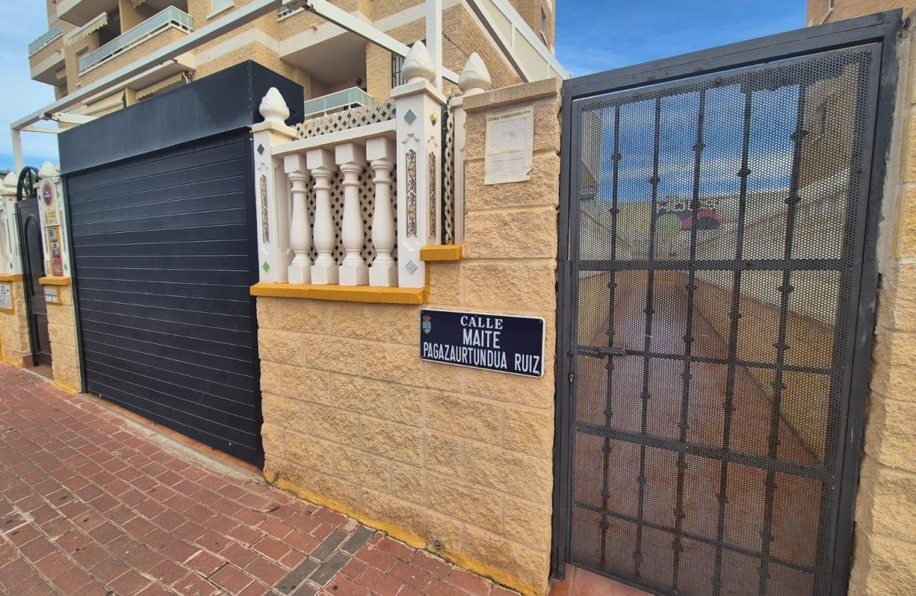 Revente - Appartement -
Torrevieja - Aguas Nuevas